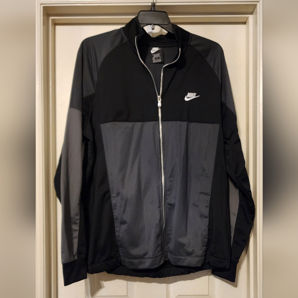 Nike Men's Black and Gray Jacket